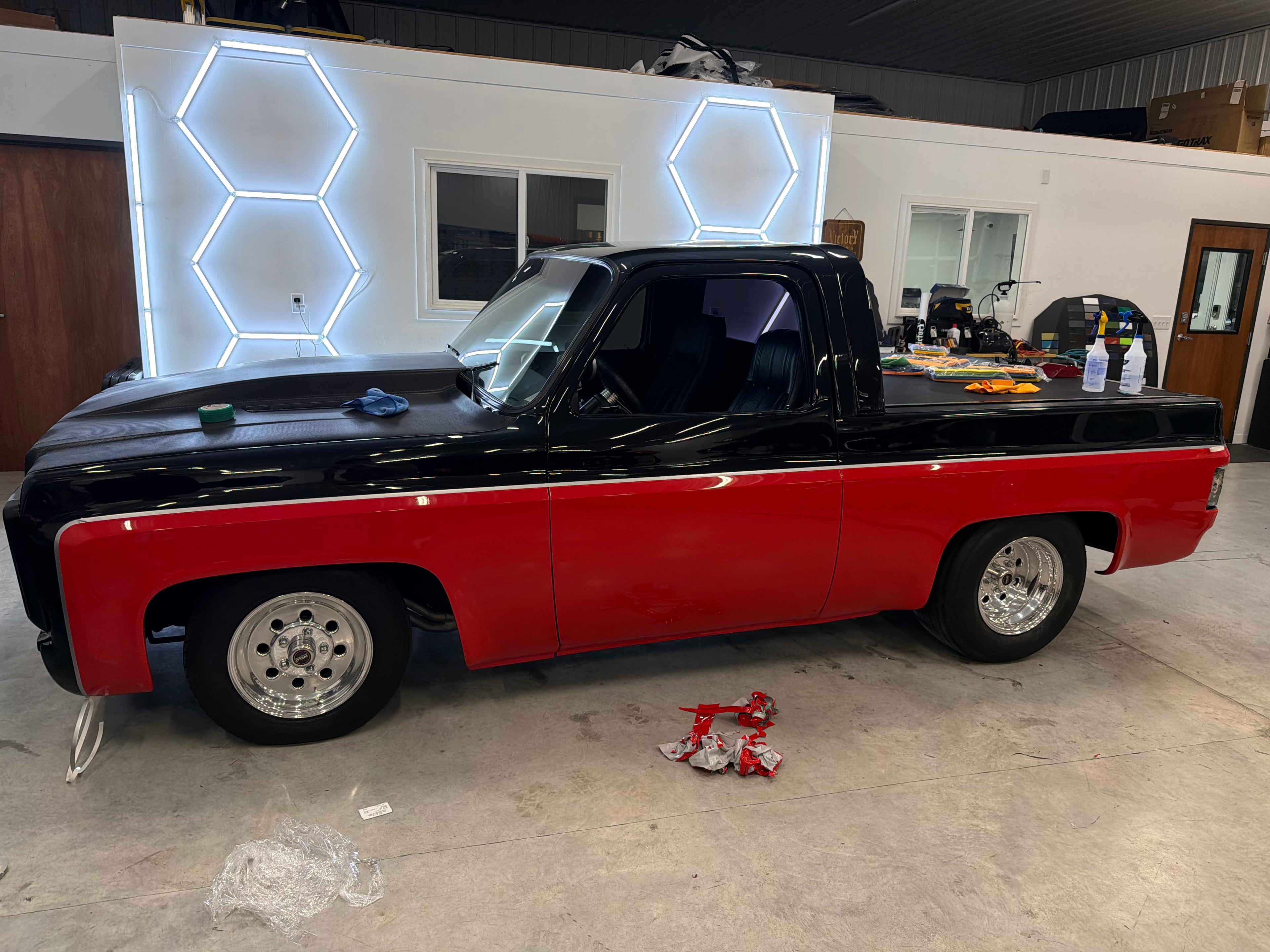 Custom two-tone wrap